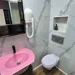 Vandrerhjem M *